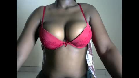 Snapshot of joankein_255 chatting on 02/28/25, 04:32 varl online show from 02/28/25, 04:32