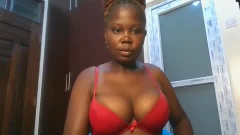 Snapshot of joankein_255 chatting on 11/03/25, 12:24 varl online show from 11/03/25, 12:24