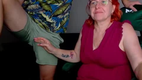 Snapshot of joannaandneighbour chatting on 07/11/26, 07:33 Joanna and Greg online show from 07/11/26, 07:33