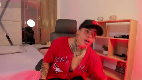 Snapshot of joaoandlexy chatting on 11/22/25, 01:10 joaoandlexy online show from 11/22/25, 01:10