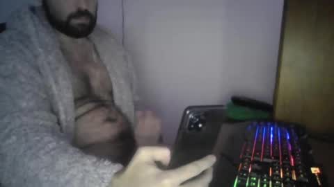 joaodias_18 online show from 01/04/25, 11:17