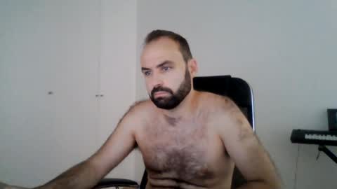 joaodias_18 online show from 08/04/26, 11:24