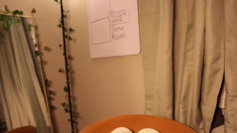 JoJo 3   online show from 10/07/25, 02:31