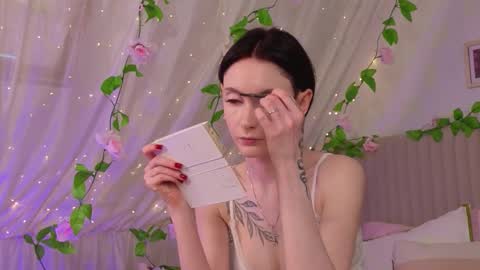 Snapshot of joe___joe chatting on 12/18/25, 05:57 Joe online show from 12/18/25, 05:57