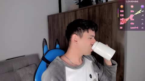 Snapshot of joe_jhonson chatting on 02/23/25, 12:48 joe jhonson online show from 02/23/25, 12:48