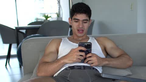 joe_steel1 online show from 12/09/24, 04:47