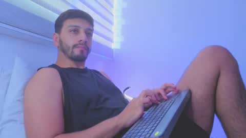 Snapshot of joel_callvil chatting on 12/21/25, 12:01 Joel Callvil online show from 12/21/25, 12:01