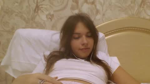 Jennifer online show from 09/23/25, 11:30