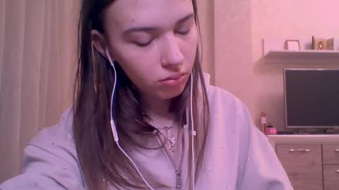 Jennifer online show from 03/26/26, 06:02