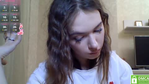 Jennifer online show from 04/19/26, 08:44