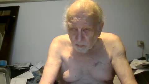 Snapshot of johan1948 chatting on 01/03/25, 03:55 Johan online show from 01/03/25, 03:55