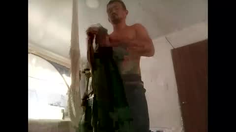 Snapshot of johan570400 chatting on 04/04/26, 04:59 Joni online show from 04/04/26, 04:59