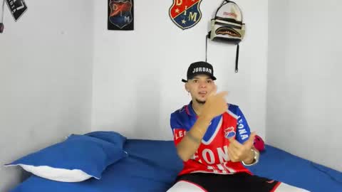 johan_and_antonella online show from 12/17/25, 03:29