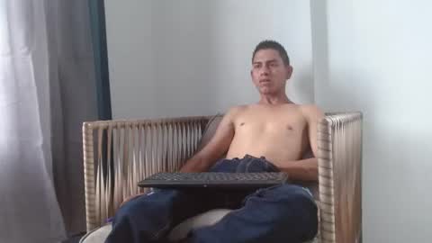 Snapshot of johan_kitten chatting on 07/10/26, 03:47 johan online show from 07/10/26, 03:47