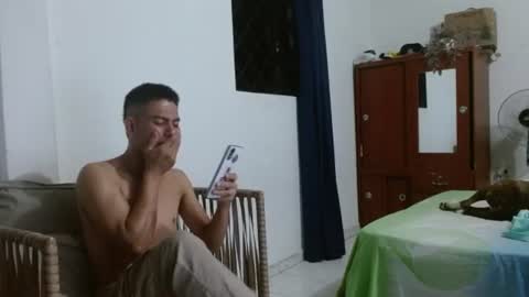 Snapshot of johan_kitten chatting on 07/15/26, 12:16 johan online show from 07/15/26, 12:16