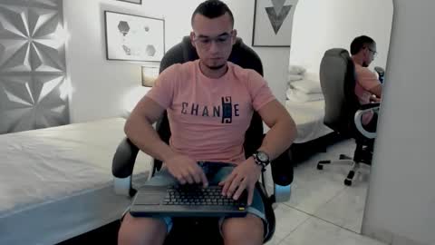 johan online show from 12/15/25, 01:54