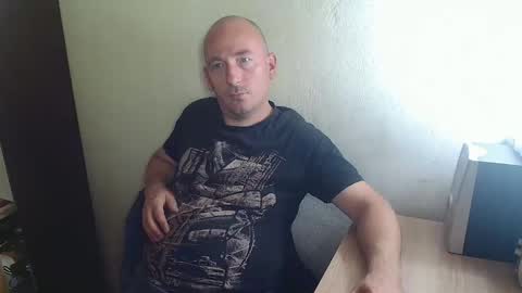 Snapshot of johanbarker chatting on 11/04/25, 11:09 Johan online show from 11/04/25, 11:09