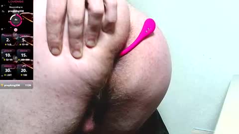 Snapshot of johanbarker chatting on 11/24/25, 02:50 Johan online show from 11/24/25, 02:50