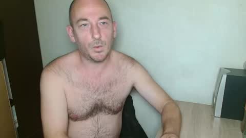 Snapshot of johanbarker chatting on 11/28/25, 11:46 Johan online show from 11/28/25, 11:46