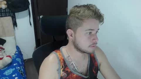 JOHAN independient model online show from 10/22/25, 12:27