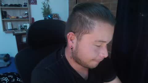 Snapshot of johanleonsweetboy chatting on 06/15/26, 11:29 JOHAN independient model online show from 06/15/26, 11:29