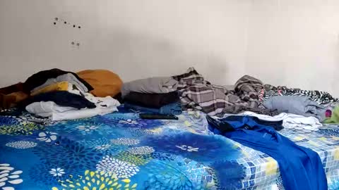 johantorres19 online show from 11/19/25, 02:28