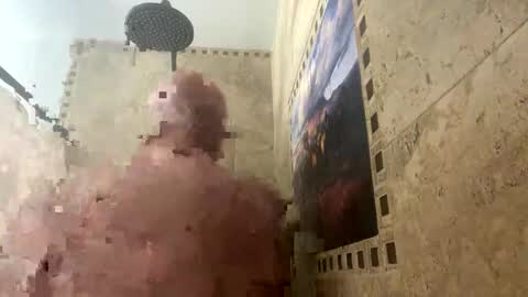 Snapshot of john40a chatting on 12/13/24, 02:43 John online show from 12/13/24, 02:43