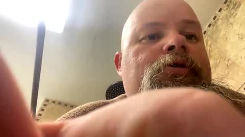 Snapshot of john40a chatting on 01/14/25, 01:26 John online show from 01/14/25, 01:26