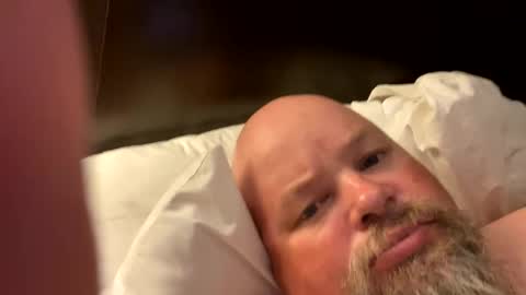 Snapshot of john40a chatting on 03/11/25, 11:01 John online show from 03/11/25, 11:01