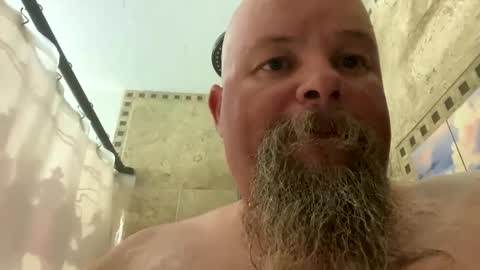 Snapshot of john40a chatting on 10/10/25, 02:21 John online show from 10/10/25, 02:21