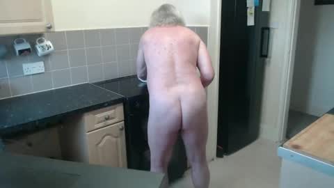 Snapshot of john_little_one chatting on 12/30/24, 01:03 JOHN online show from 12/30/24, 01:03