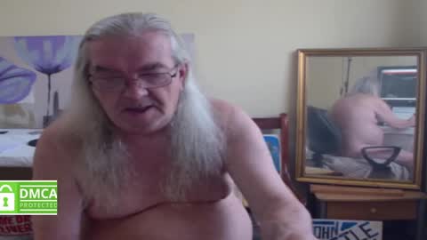 Snapshot of john_little_one chatting on 04/25/26, 09:23 JOHN online show from 04/25/26, 09:23