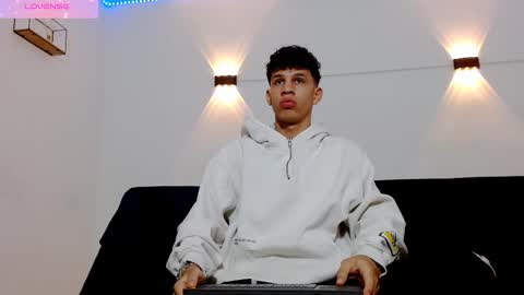 Snapshot of john_ssnow29 chatting on 10/14/25, 11:11 john_ssnow29 online show from 10/14/25, 11:11