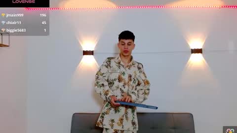 Snapshot of john_ssnow29 chatting on 11/29/25, 10:29 john_ssnow29 online show from 11/29/25, 10:29