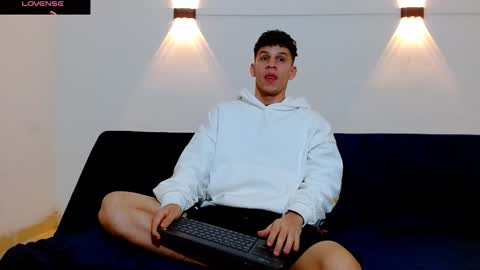 Snapshot of john_ssnow29 chatting on 12/20/25, 10:55 john_ssnow29 online show from 12/20/25, 10:55