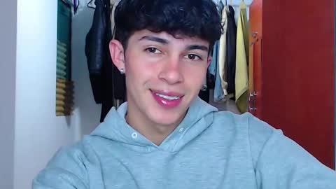 Snapshot of john_vichenso chatting on 09/10/25, 10:10 John Vichenso online show from 09/10/25, 10:10