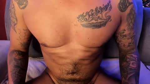 Snapshot of johncarrie chatting on 10/09/25, 03:26 John carrie    Independent  Help me reach my goal 100 likes and 10000 followers  online show from 10/09/25, 03:26