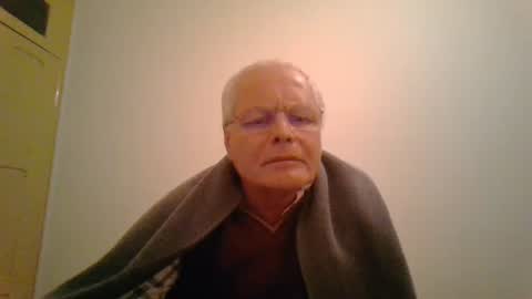 Snapshot of johndesnudado chatting on 12/31/24, 12:43 johndesnudado online show from 12/31/24, 12:43