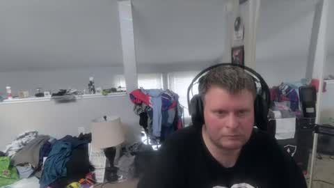 johnfernandez784 online show from 06/19/26, 01:37