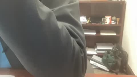 Snapshot of johnfl03 chatting on 10/15/25, 03:01 johnfl03 online show from 10/15/25, 03:01