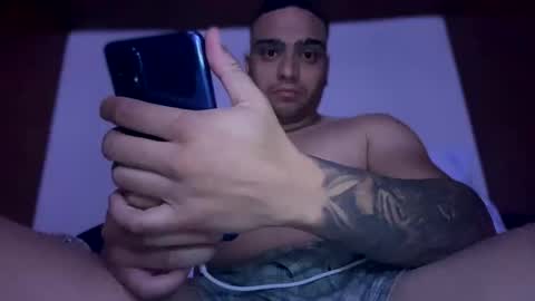 Snapshot of johnjow10 chatting on 02/13/25, 05:37 JOHN online show from 02/13/25, 05:37