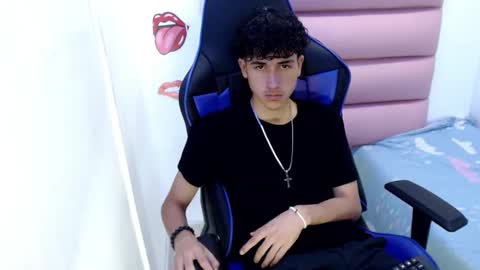 johnny_cagee online show from 12/04/24, 03:59