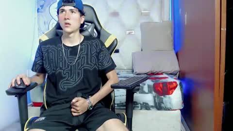 johnny_cagee online show from 10/15/25, 05:07