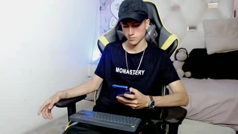 johnny_cagee online show from 01/12/26, 03:23