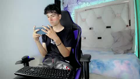 johnny_cagee online show from 04/08/26, 04:01