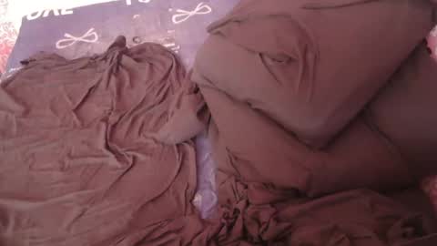 Snapshot of johnny_positive chatting on 02/24/25, 07:11 Johnny online show from 02/24/25, 07:11