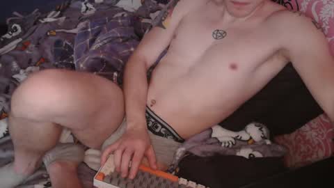 Snapshot of johnny_positive chatting on 02/24/25, 02:04 Johnny online show from 02/24/25, 02:04