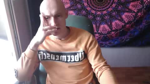 Snapshot of johnny_positive chatting on 10/10/25, 08:13 Johnny online show from 10/10/25, 08:13