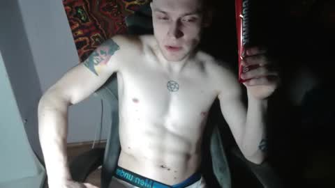 Snapshot of johnny_positive chatting on 10/31/25, 04:08 Johnny online show from 10/31/25, 04:08