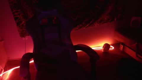 Snapshot of johnny_positive chatting on 11/15/25, 04:47 Johnny online show from 11/15/25, 04:47